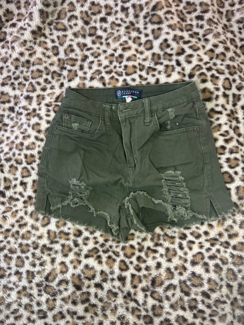 Juniors sz 3 Boom Boom Jeans Olive Green Distressed Denim Shorts